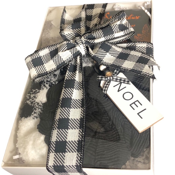 White & Black Plaid Fuzzy Sock & Hair Scruchie Gift Set - Picture 9 of 9